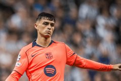 转会窗口风云：巴塞罗那球星留队，尤文关注弗拉霍维奇，曼城续约席尔瓦